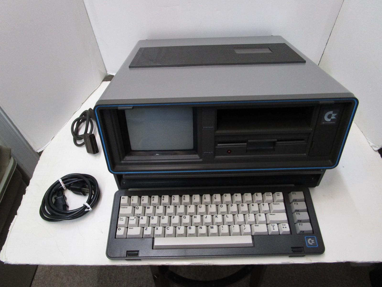 COMMODORE SX-64 PORTABLE COMPUTER HEATSINKS FIXES TESTED & WORKING LOT#X31 💻💼