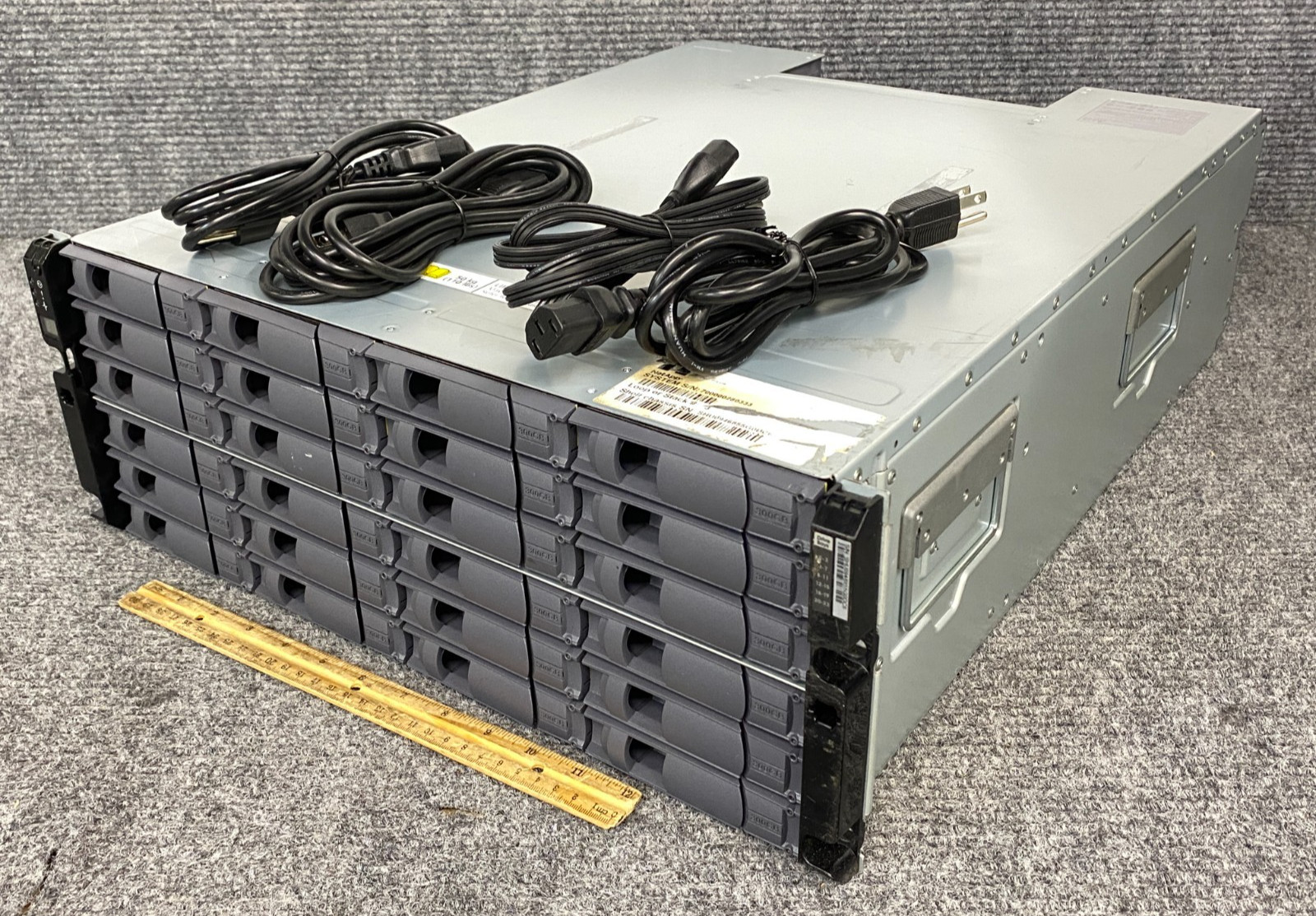 NetApp DS4243 24-Bay Disk Shelf Storage, 2x SAS Controllers 4x PSU wCord