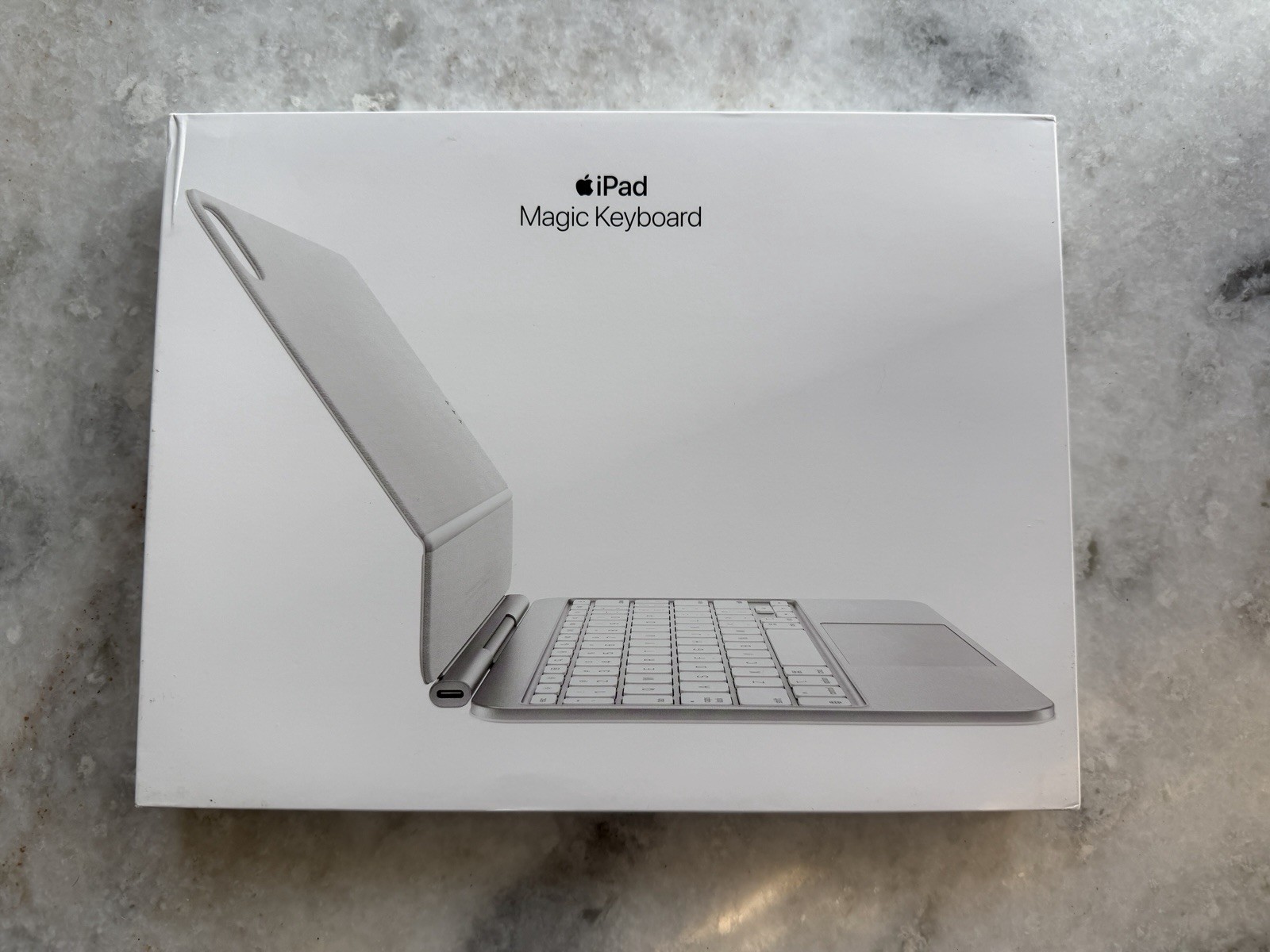 NEW SEALED Apple Magic Keyboard case iPad pro 11" m4 m5 white a2975 mwr03ll/a