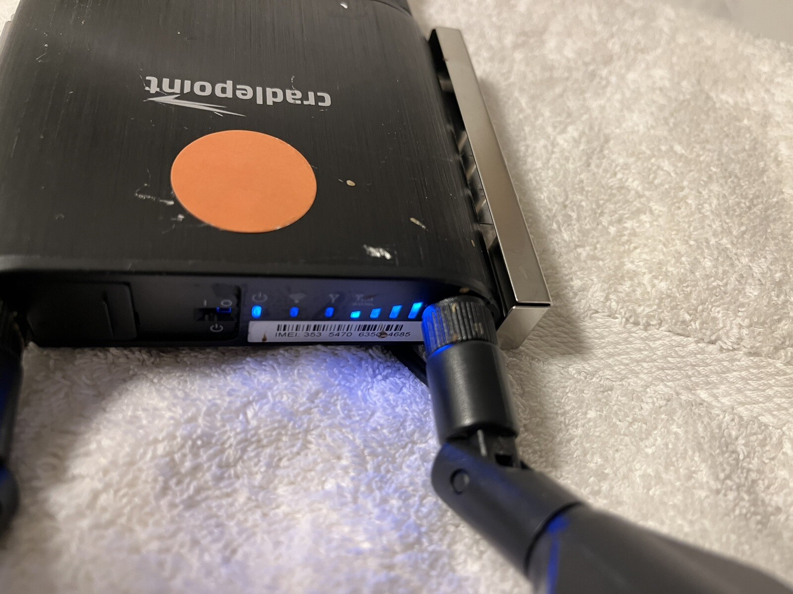 CradlePoint IBR600LPE Wireless Router w/ antennas Cradle Point - no power supply