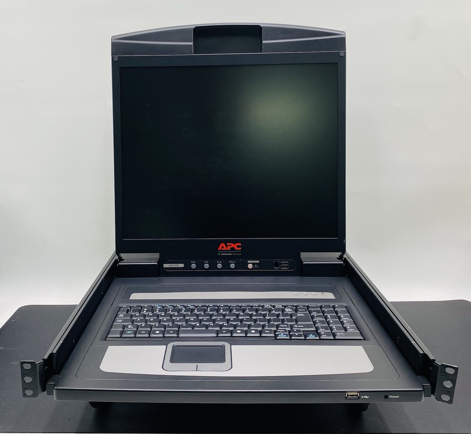 APC By Schneider Electric AP5719 19” LCD rack Console