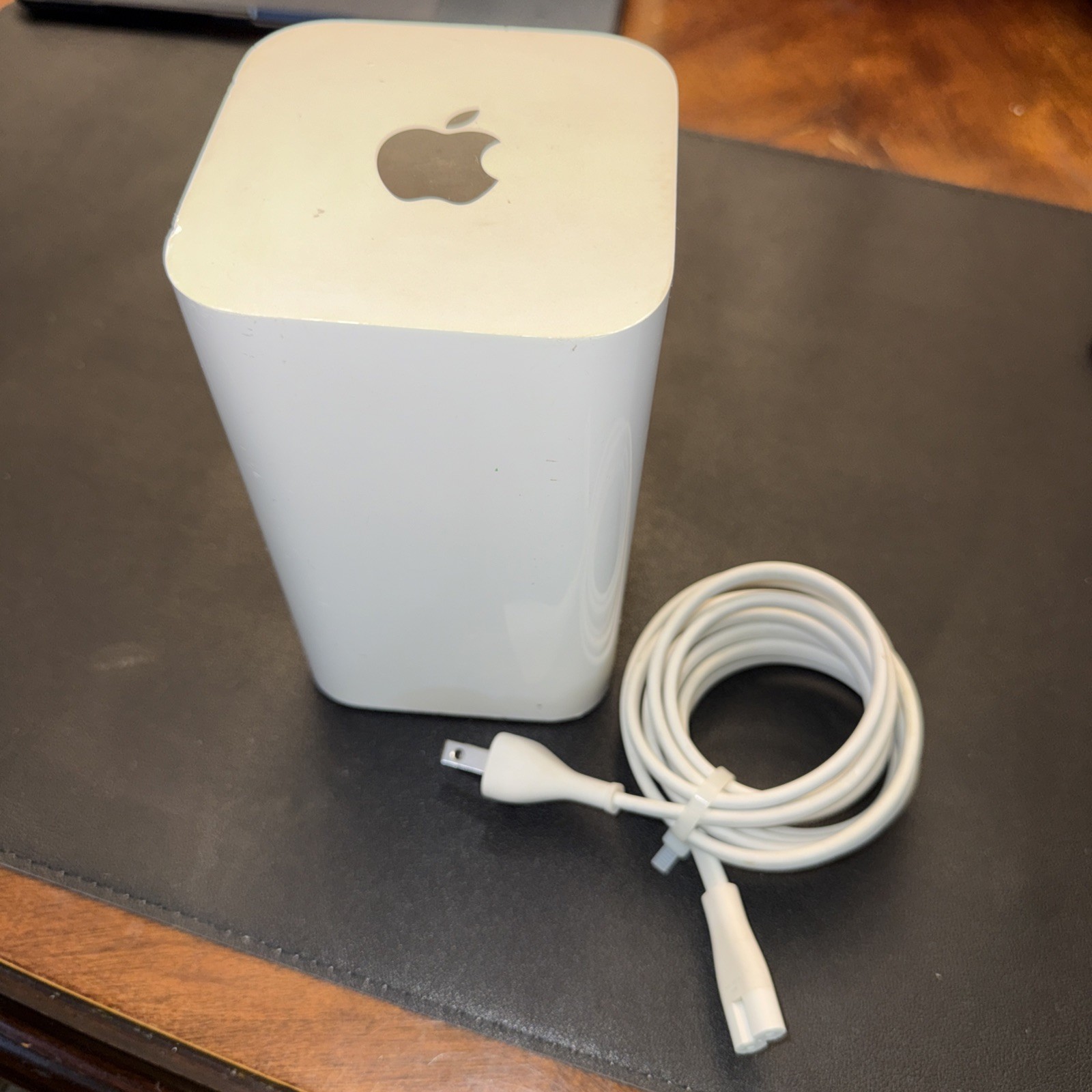 Apple A1470 EMC2635 Airport Extreme 5th Generation Time Capsule2TB Working