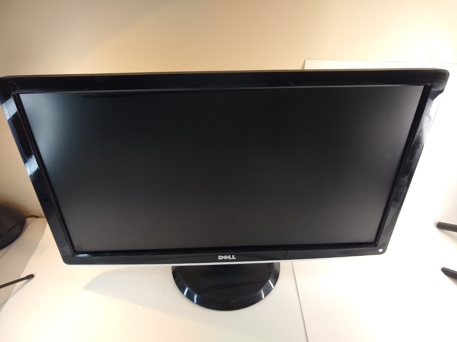 Dell ST2410B 24" LCD Widescreen FHD Monitor 1080P VGA Tiltable Stand.