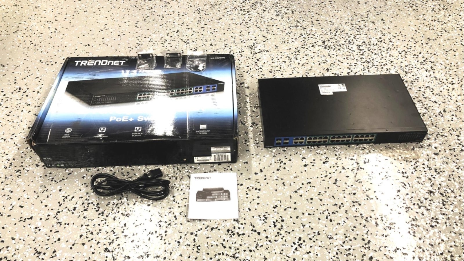 Trendnet 28-Port Gigabit Web Smart PoE+ Switch (Powers On) TPE-5028WS USED