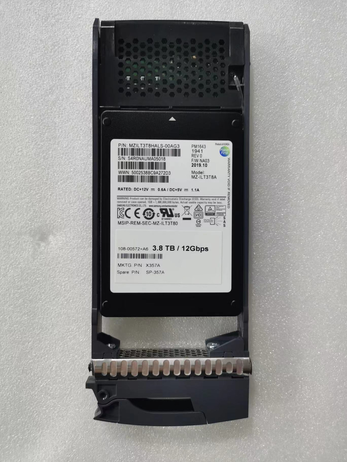 Netapp X357A-R6 X357A 3.84TB SAS 12Gb SSD 108-00572 FAS2750 DS224C A300 FAS8200