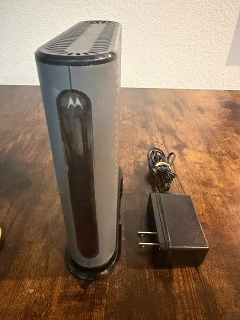 Motorola MB8600 DOCSIS 3.1 Cable Modem Gigabit Ethernet, Power and Ethernet Cord