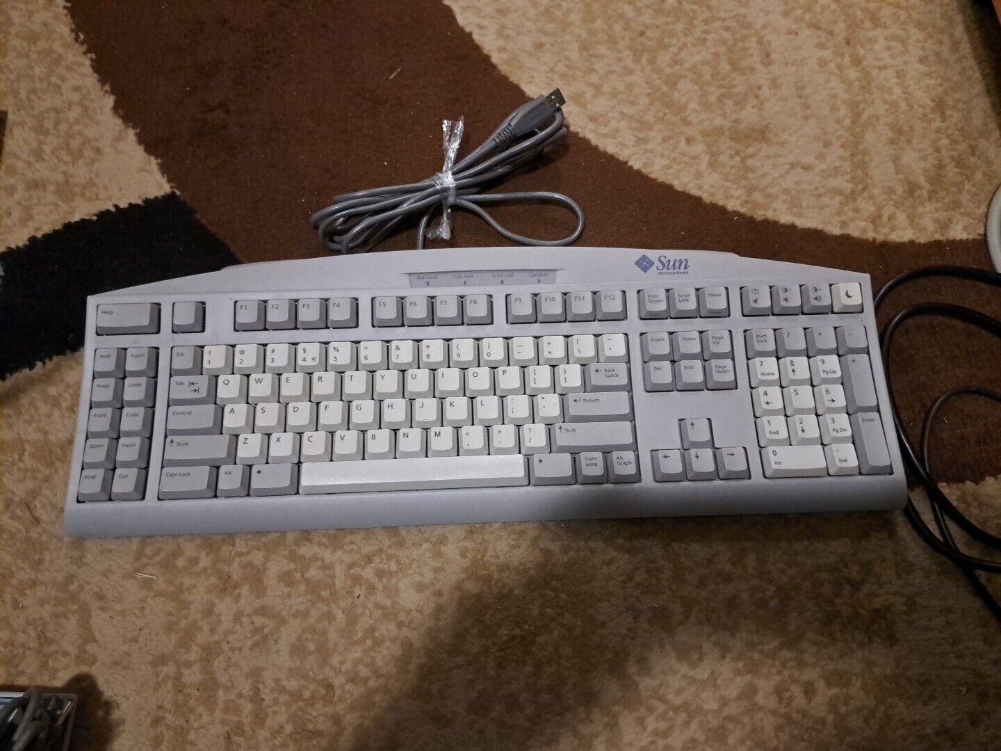 Sun Microsystems Type 6 3201273-01 USB Keyboard. VERY CLEAN CONDITION 