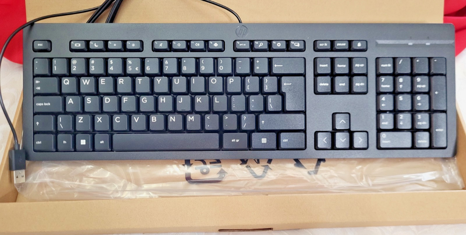 NEW IN BOX HP DESKTOP PC 125 WIRED USB KEYBOARD M27527-L31