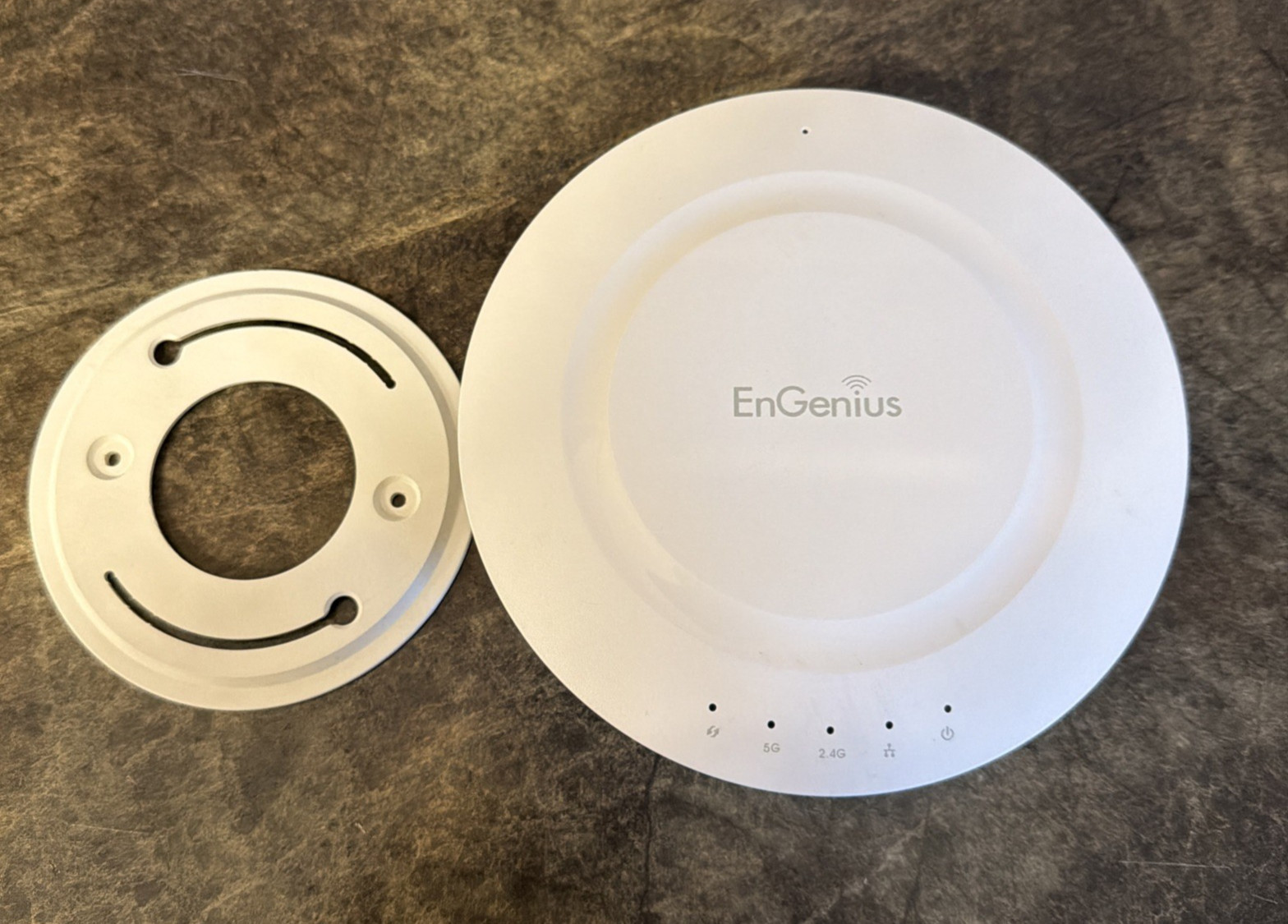 EnGenius Dual-Band Wireless Access Point - Model EAP600 - USED