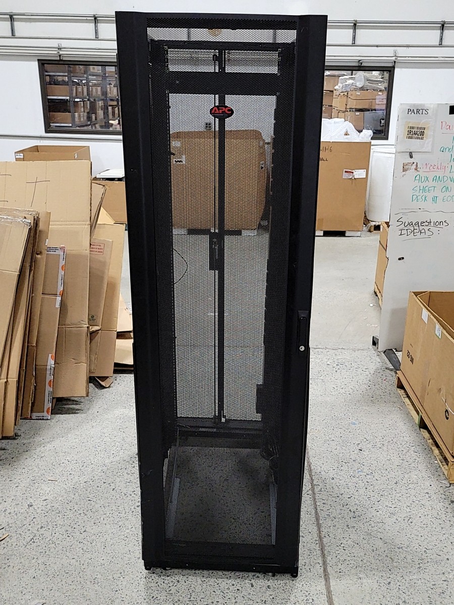 APC AR3100 E242296 NetShelter SX Enclosure 42U Server Rack 19"