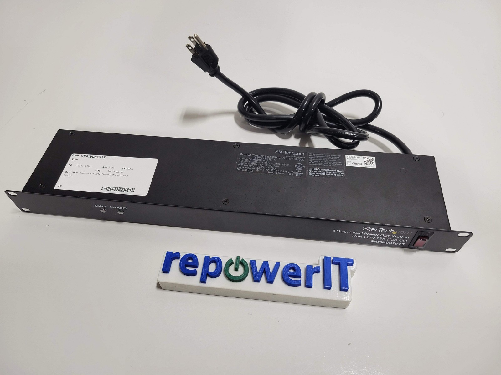 StarTech RKPW081915 8 Outlet Rackmount Power Distribution Unit Grade A