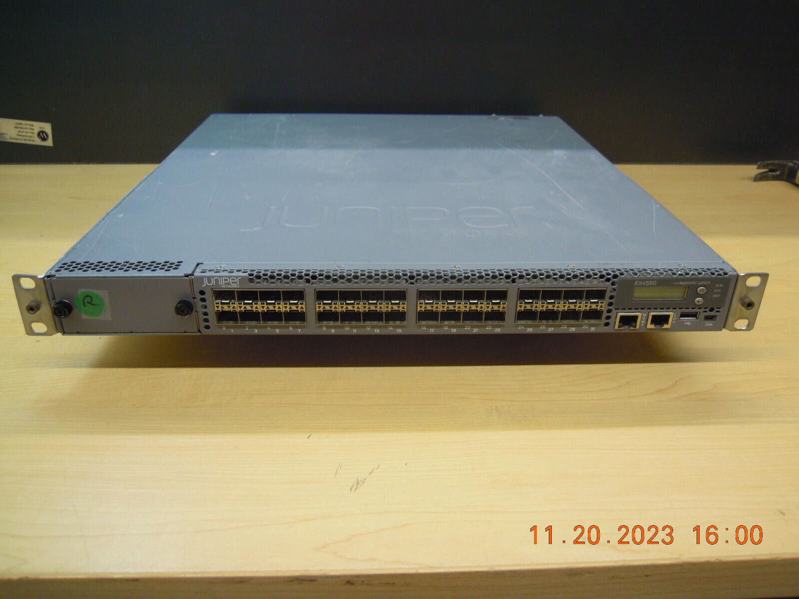 Juniper EX4550-32F-DC-AFO 32-Port 1/10GbE SFP+ & 2 x JPSU-650W-DC-AFO P/S #S479