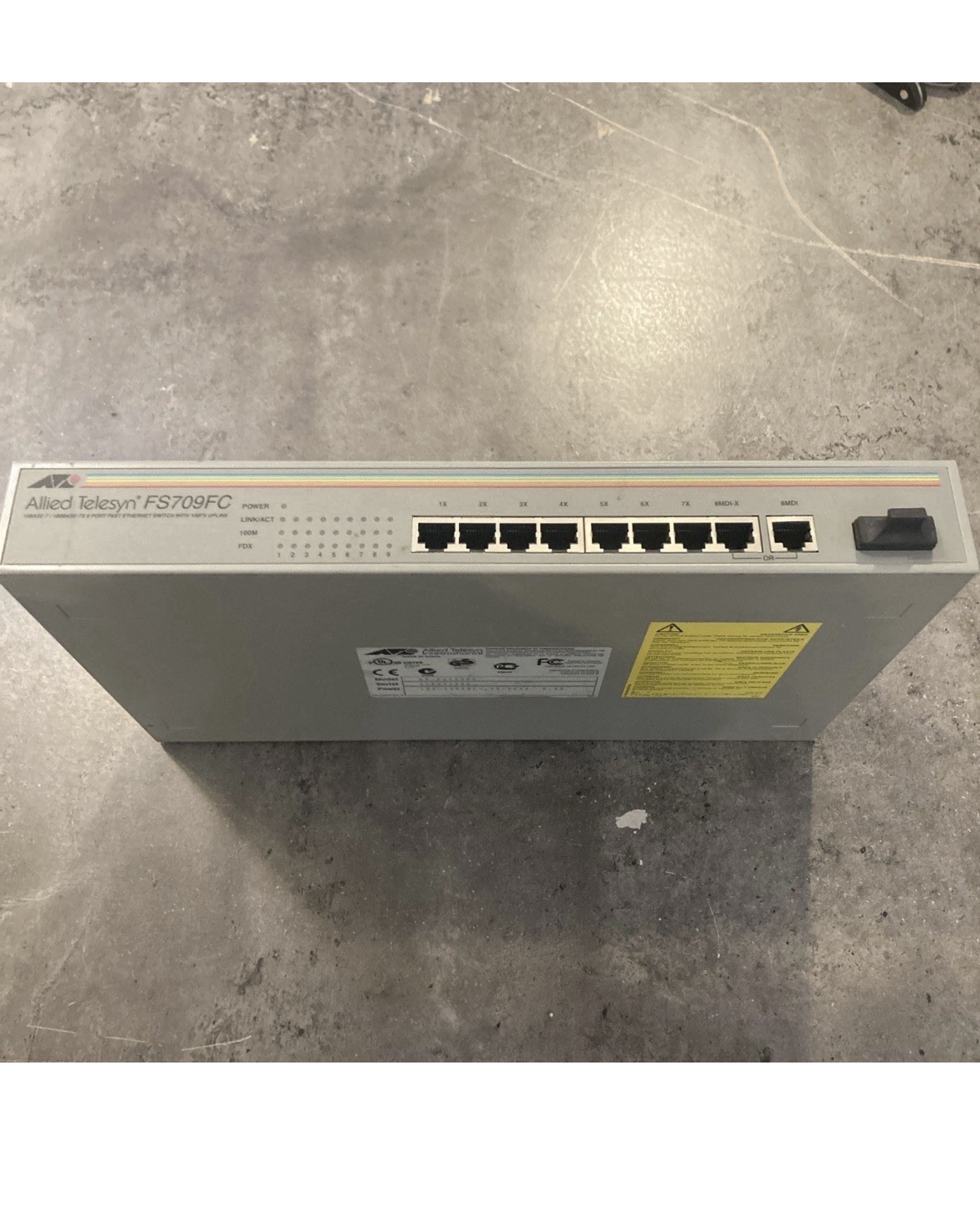 Allied Telesyn FS709FC 10 Base T/ 100 Base 8-Port External Switch 
