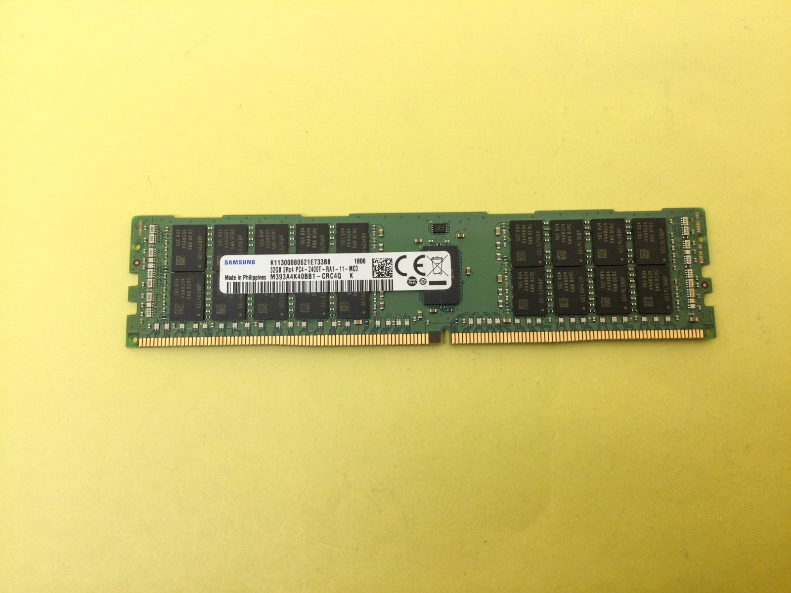 M393A4K40BB1-CRC SAMSUNG 32GB (1X32GB) 2RX4 PC4-2400T DDR4 Server Memory