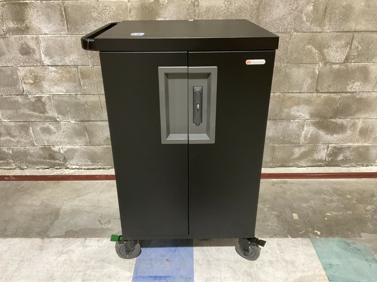 Bretford CoreX Laptop Storage Cart 36 TCOREX36 ✅❤️️✅❤️️ NEW Open Box