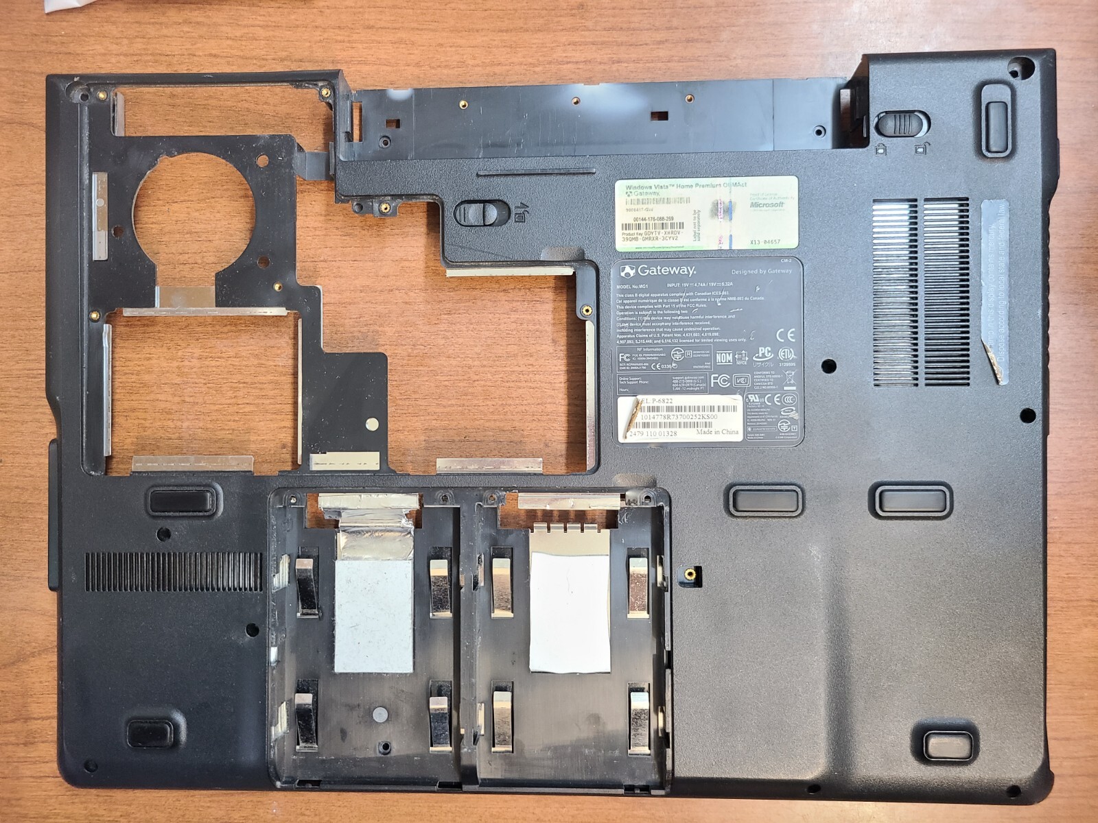 ORIGINAL GATEWAY MG1 P-6822 P-SERIES 17.3" BOTTOM CASE 60.4V632.001 50MG11BT04M