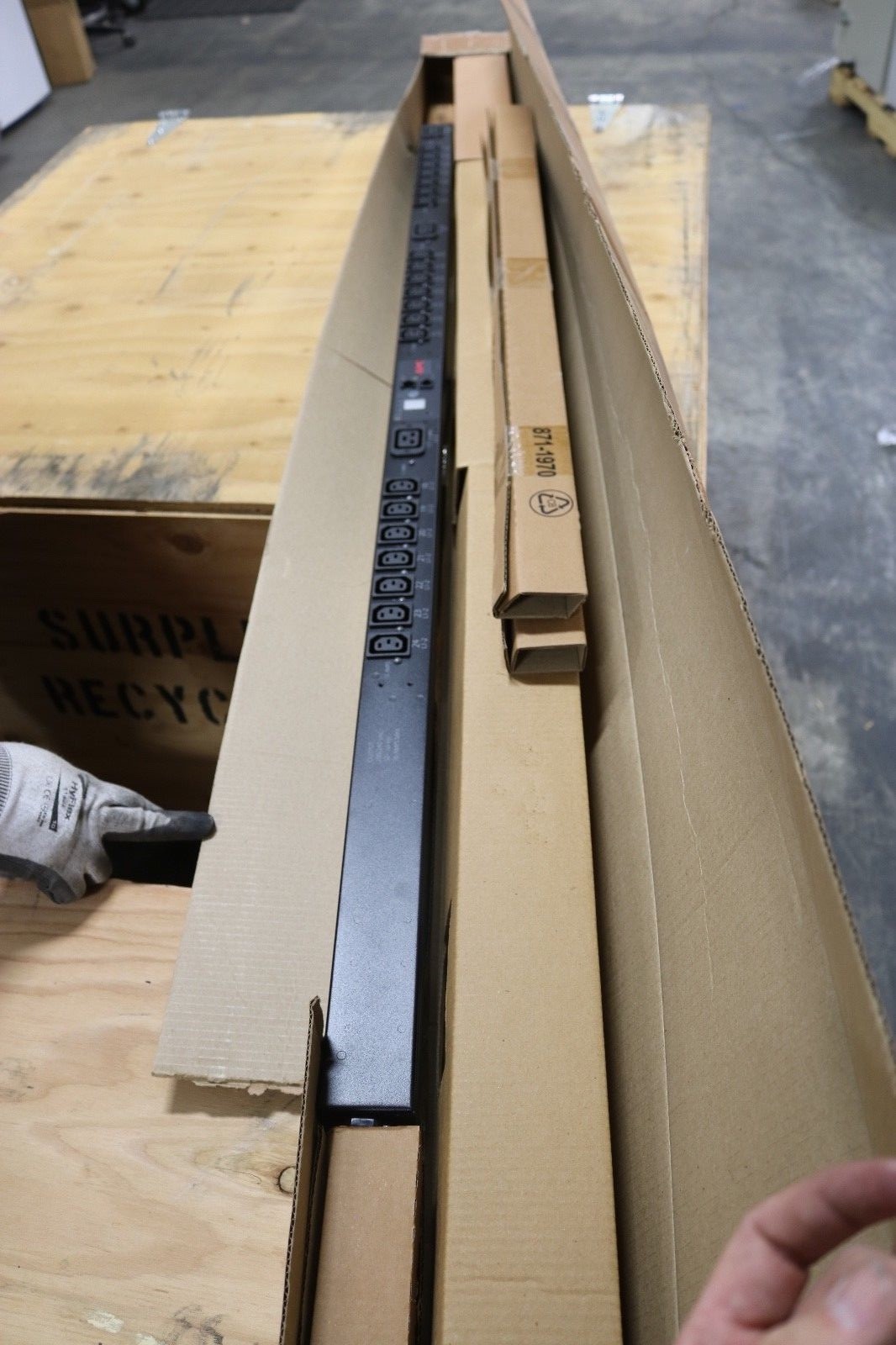 NEW APC AP7961 Power Distribution Unit Network Manageable  