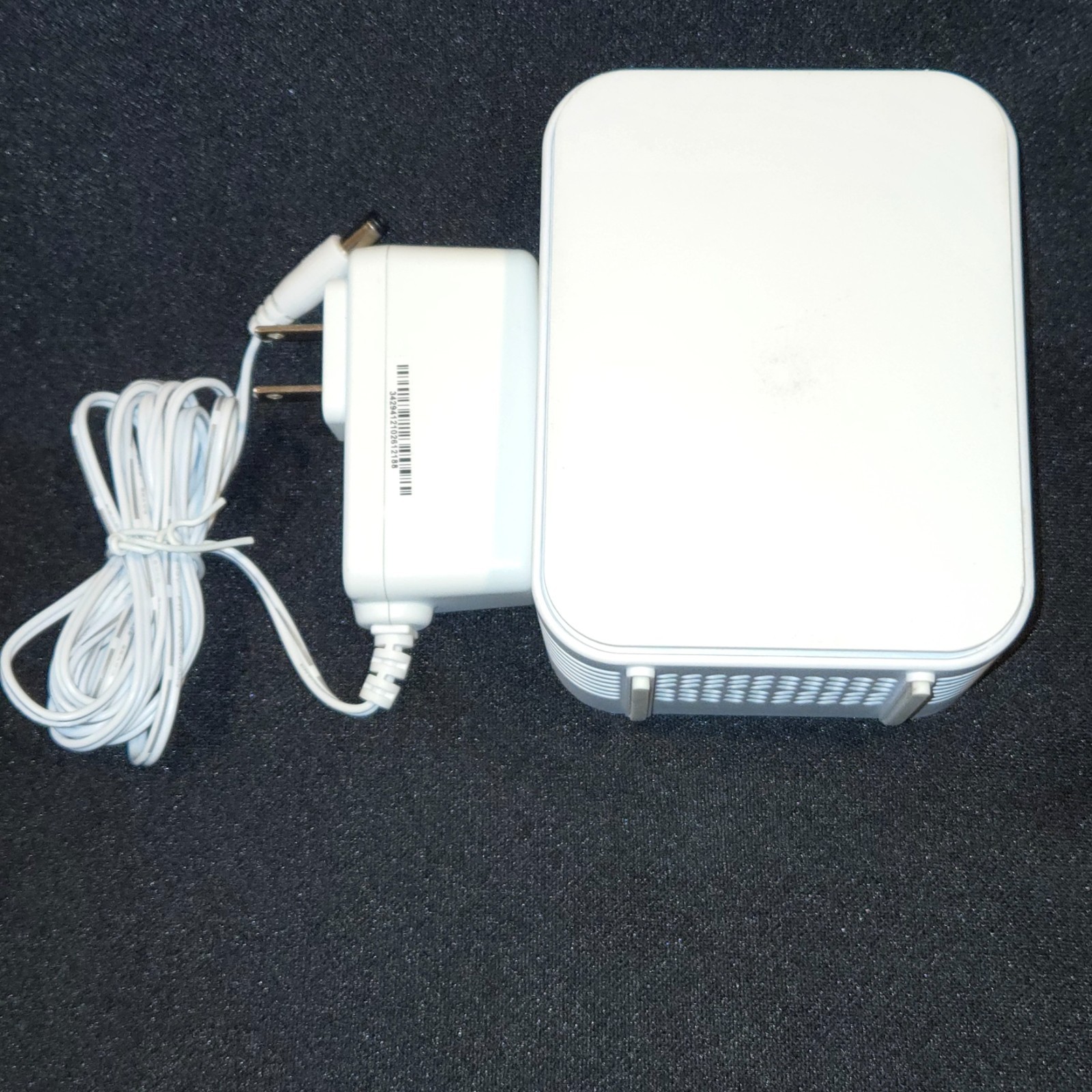 Altice Wi-Fi Extender D2260Gr2 Optimum W/ Power adaptor