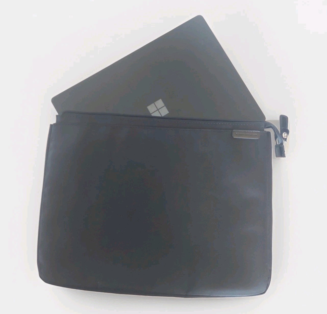 Tommy Hilfiger Padded Computer Laptop Sleeve Black Nylon Fabric Case 15 X 11"