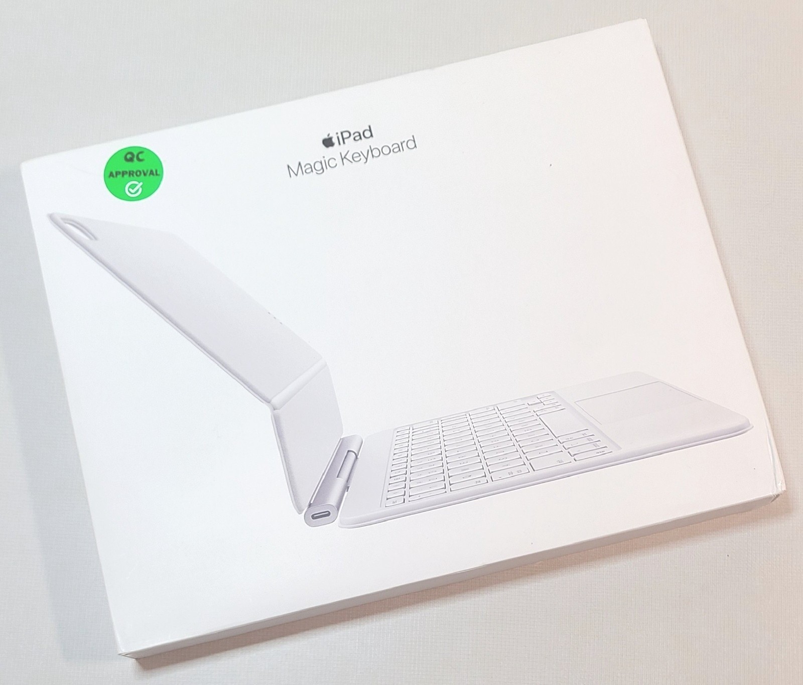 OPEN BOX  Apple Magic Keyboard Case for iPad Air 11" - White A3339 MDFV4LL/A