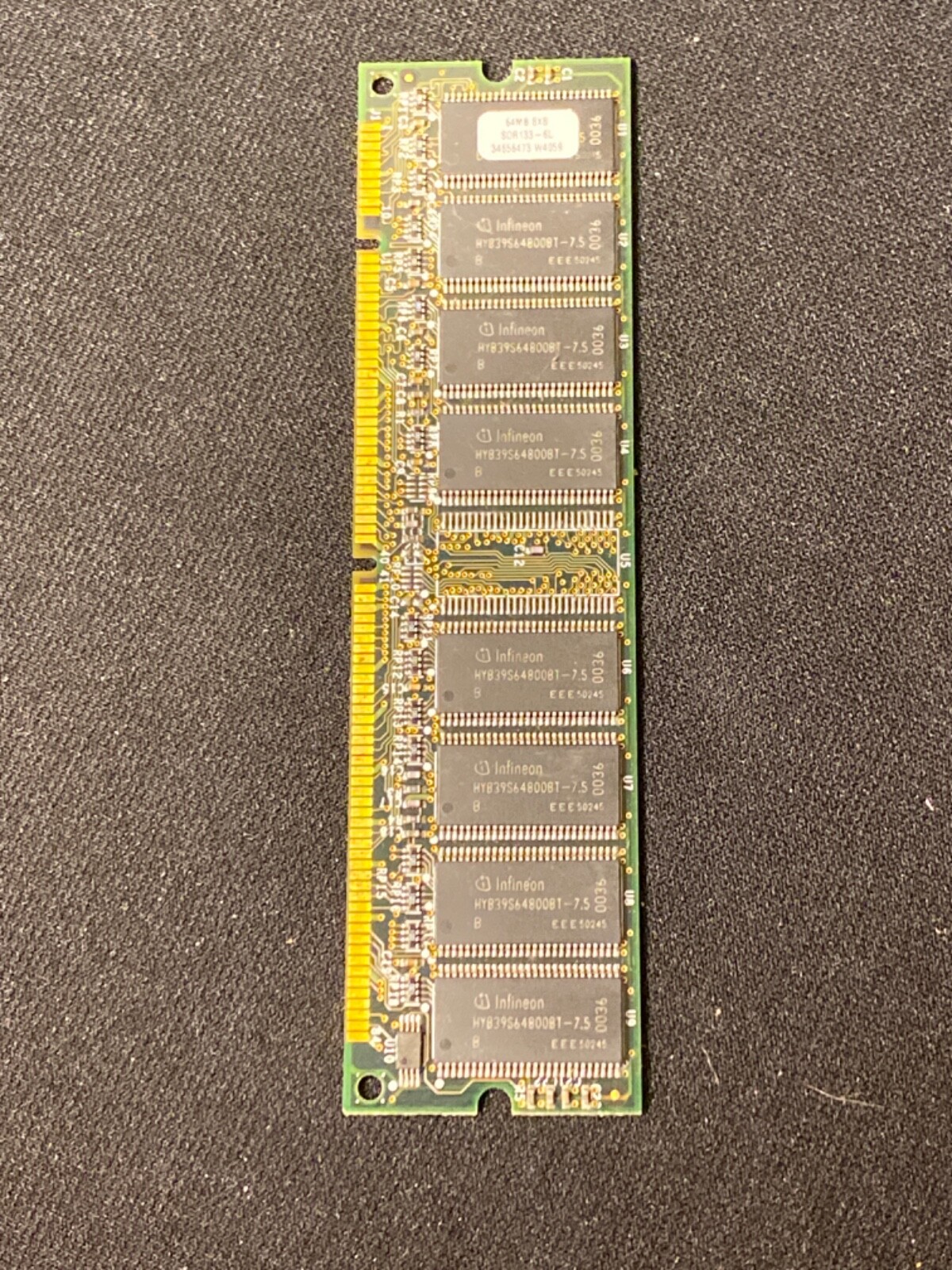 Infineon HYB39S6480081-7.5 64mb 8x64 PC133 RAM
