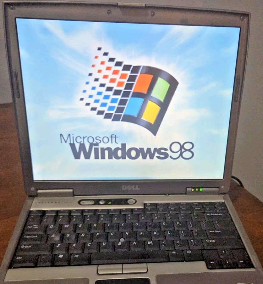 RESTORED RETRO GAMING DUAL BOOT WINDOWS 98 XP DELL LAPTOP DVD  DOS BOX ATI X300