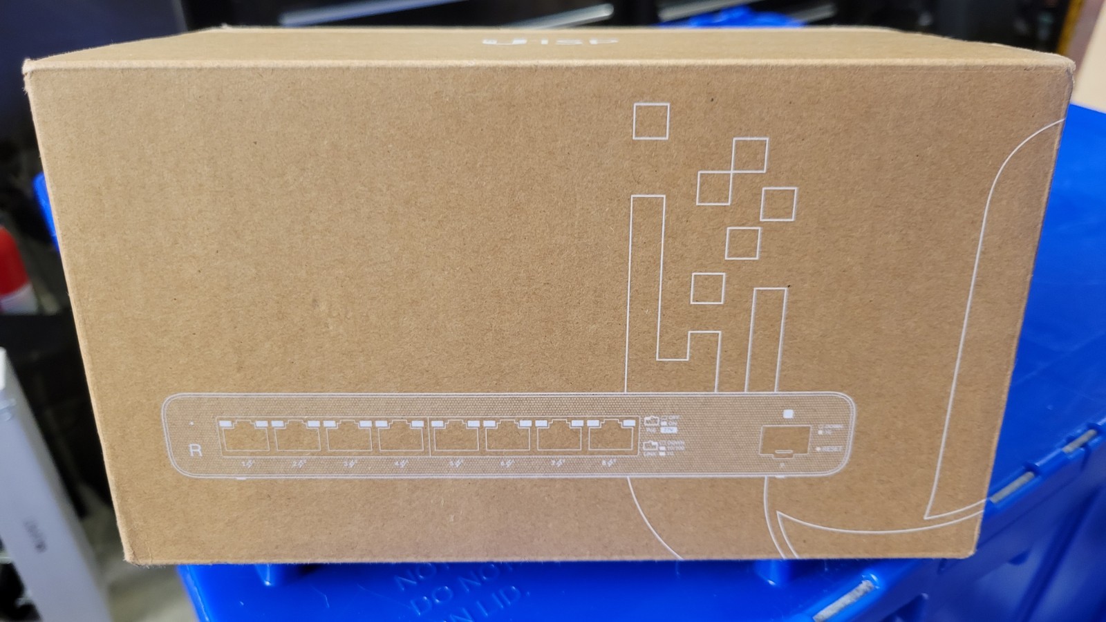 Ubiquiti UISP-R 8-Port UISP Router, Gigabit PoE MicroPoP - Sealed