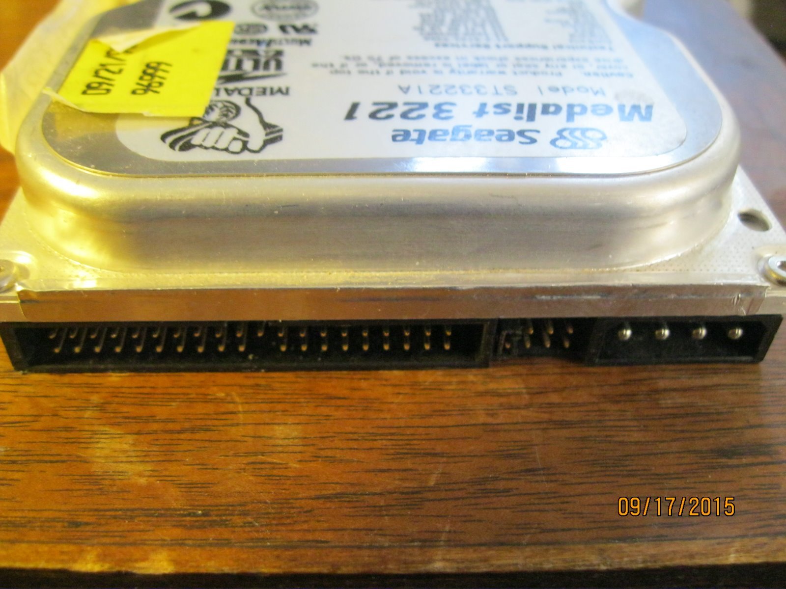 Seagate Medalist 3221 3.23 GB,Internal,5400 RPM,3.5" (ST33221A) Hard Drive