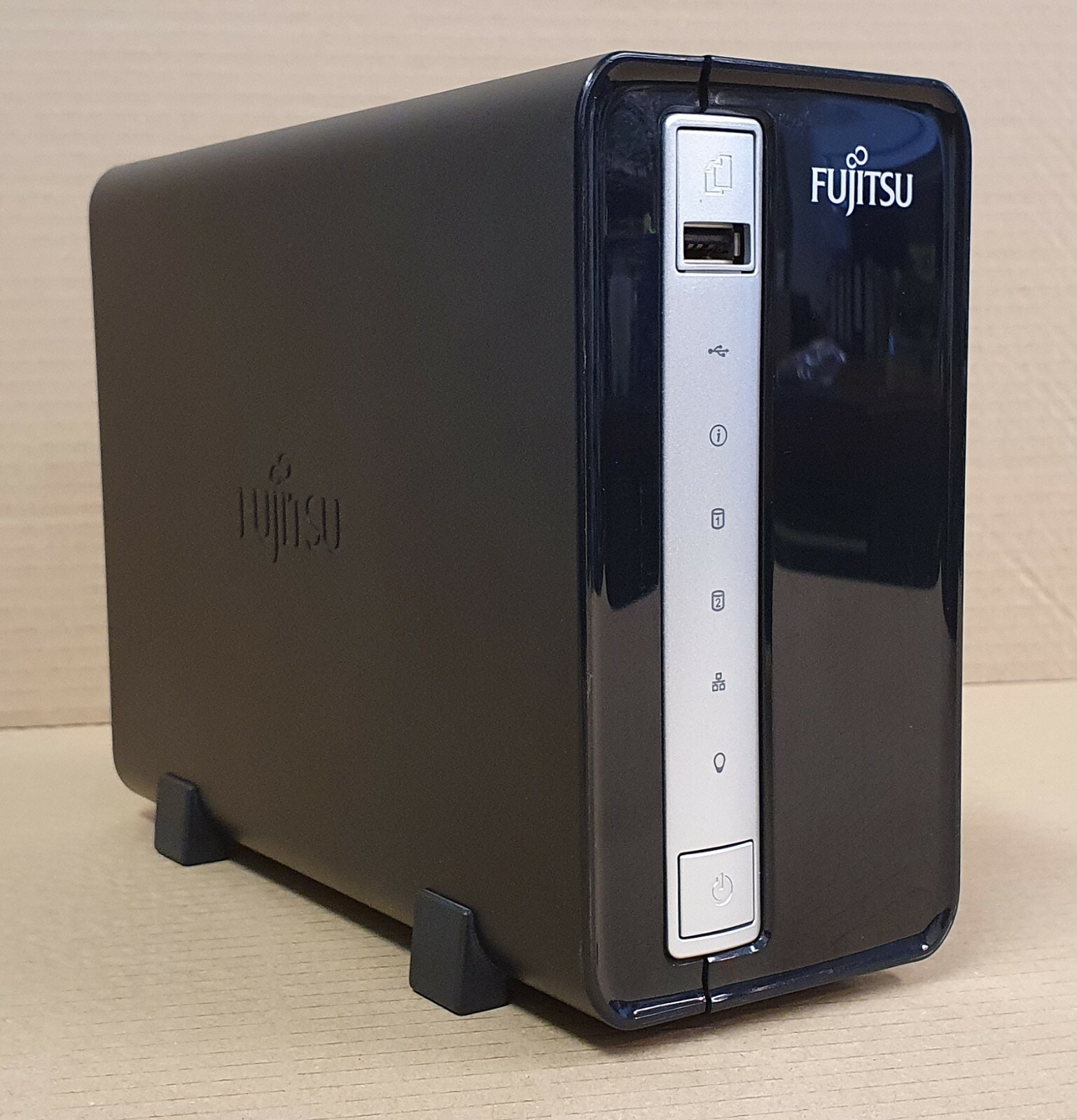 Fujitsu Celvin NAS Server Q700, case without HDD and power supply / cable