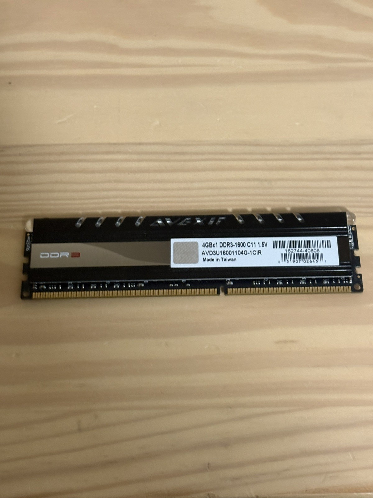 AVEXIR 4GBx1 DDR3-1600 C11 1.5V III AVD3U16001104G-2CIG ddr3 memory