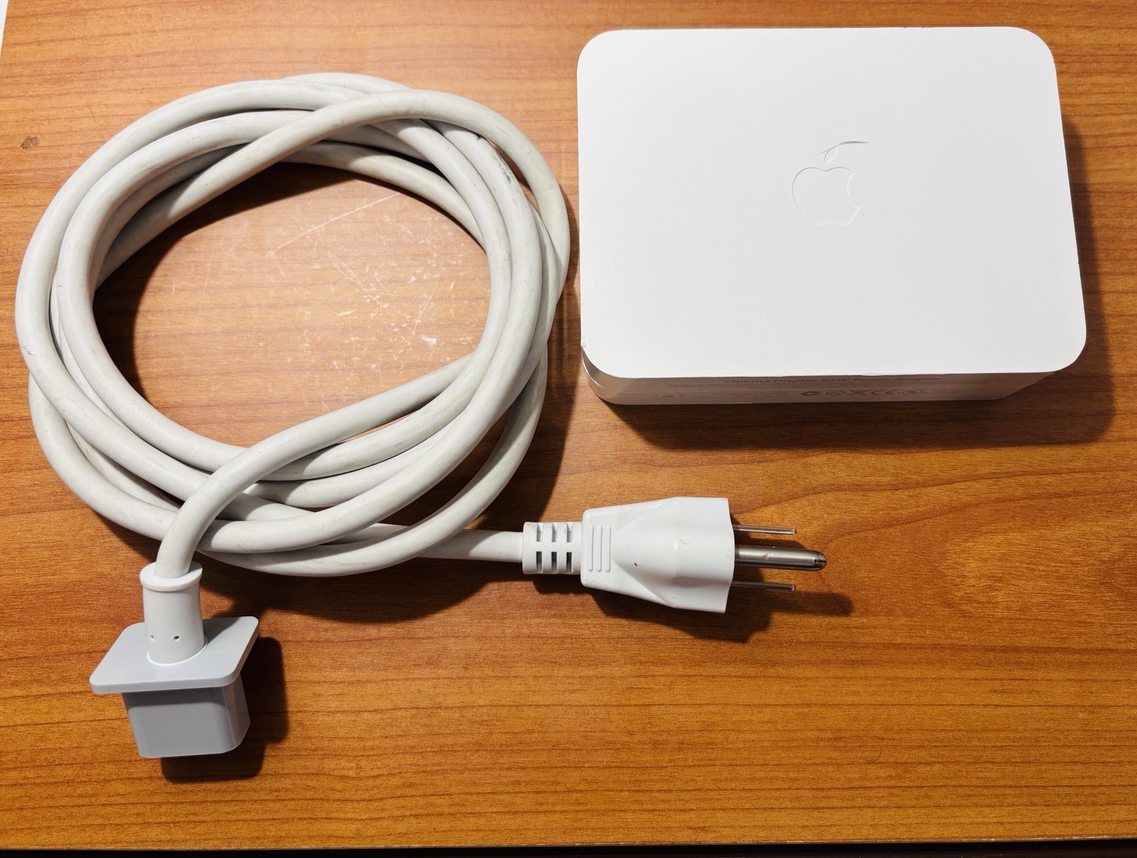 Authentic Apple DVI Cinema Display 65W Power Supply Adapter A1096 w/P.Cord