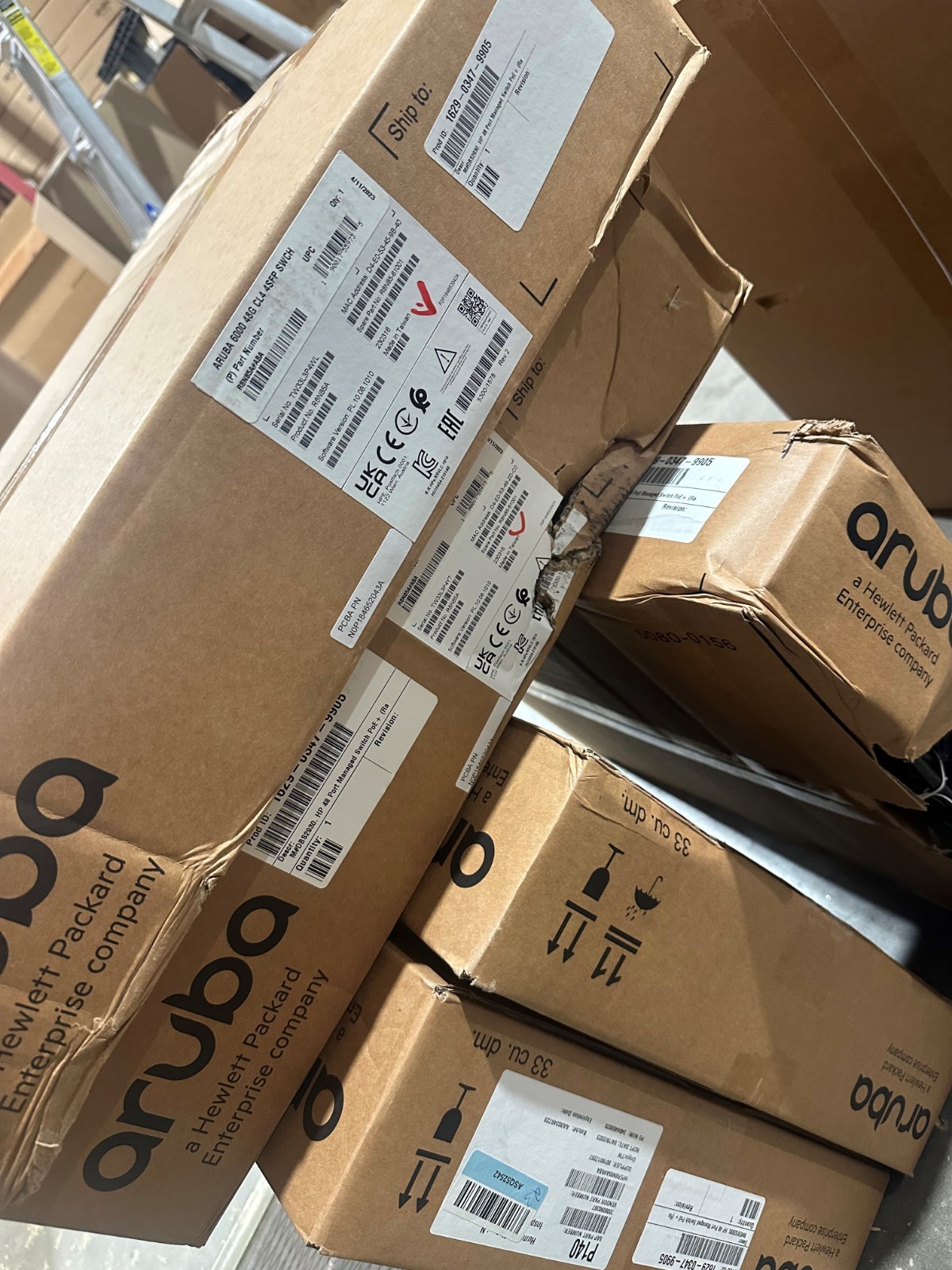 R8N85A - HP Aruba 6000 48G Class4 PoE 4SFP 370W Switch  - BRAND NEW, BOX DAMAGED
