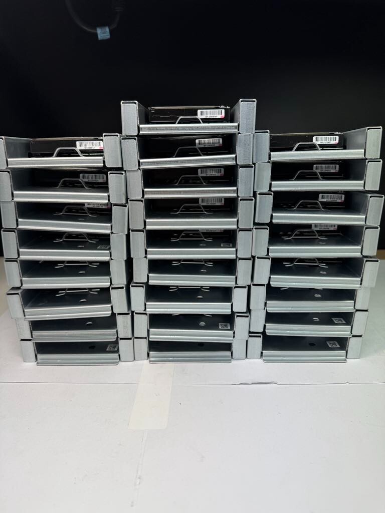 NetApp 600GB 108-00405 SP-412B-R6 ST600MM0099 12 Gb/s SAS HDD 2.5"