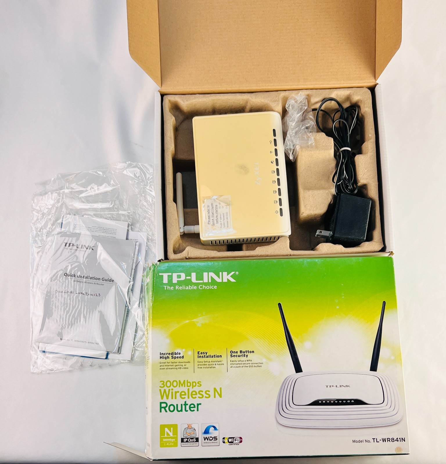 TP-Link TL-WR841N 300Mbps Wireless N Router Wi-Fi Home Internet Box Complete