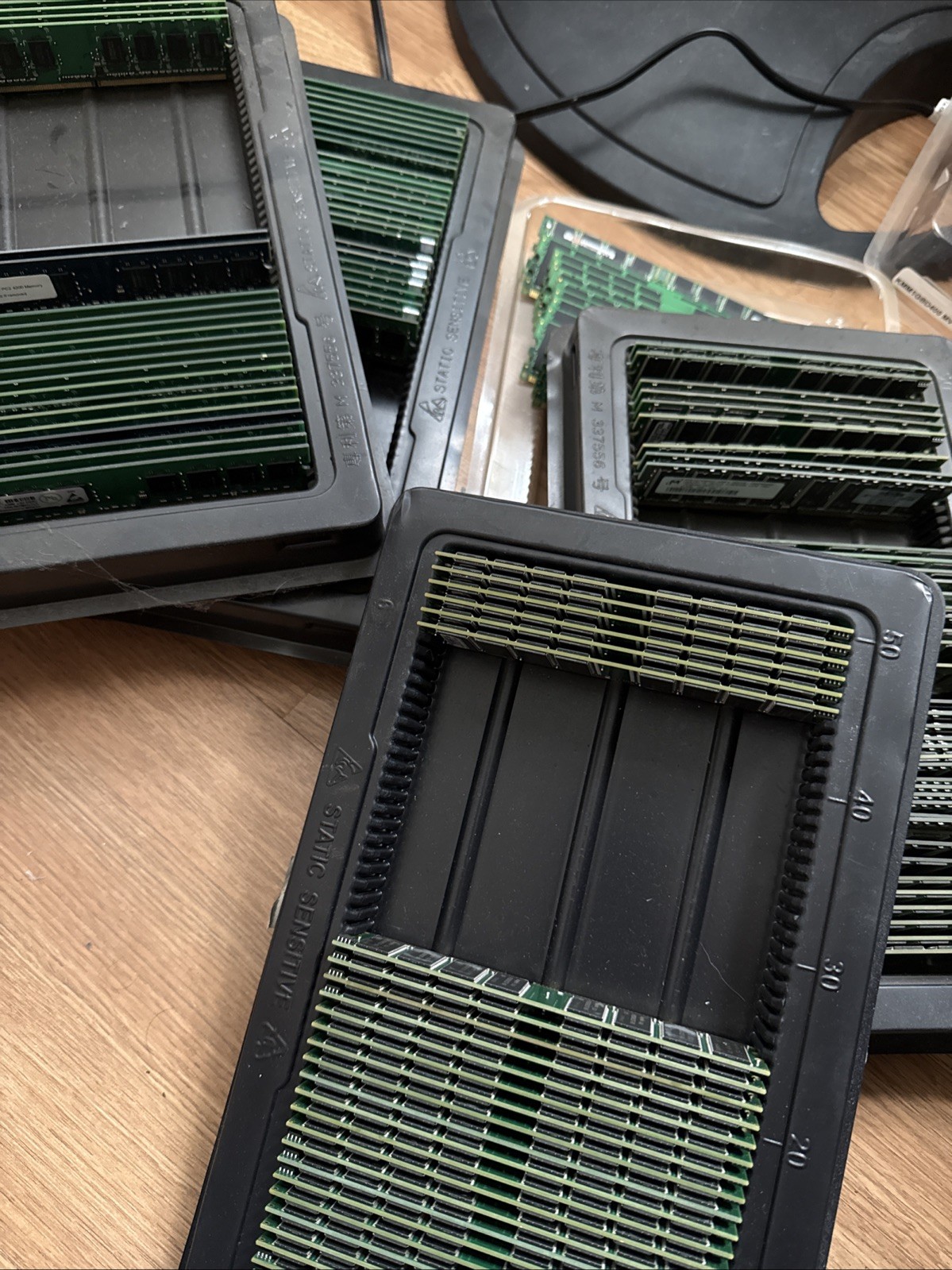 Lot Of 200 Pcs Desktop Memory, Please Read Description