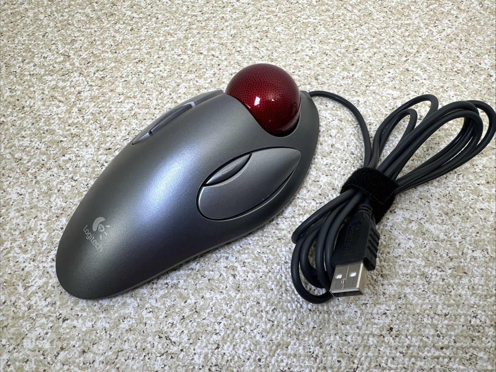Logitech T-BC21 Red Marble Ergonomic Ball Wired Mouse USB 810-000767 Tested/Work