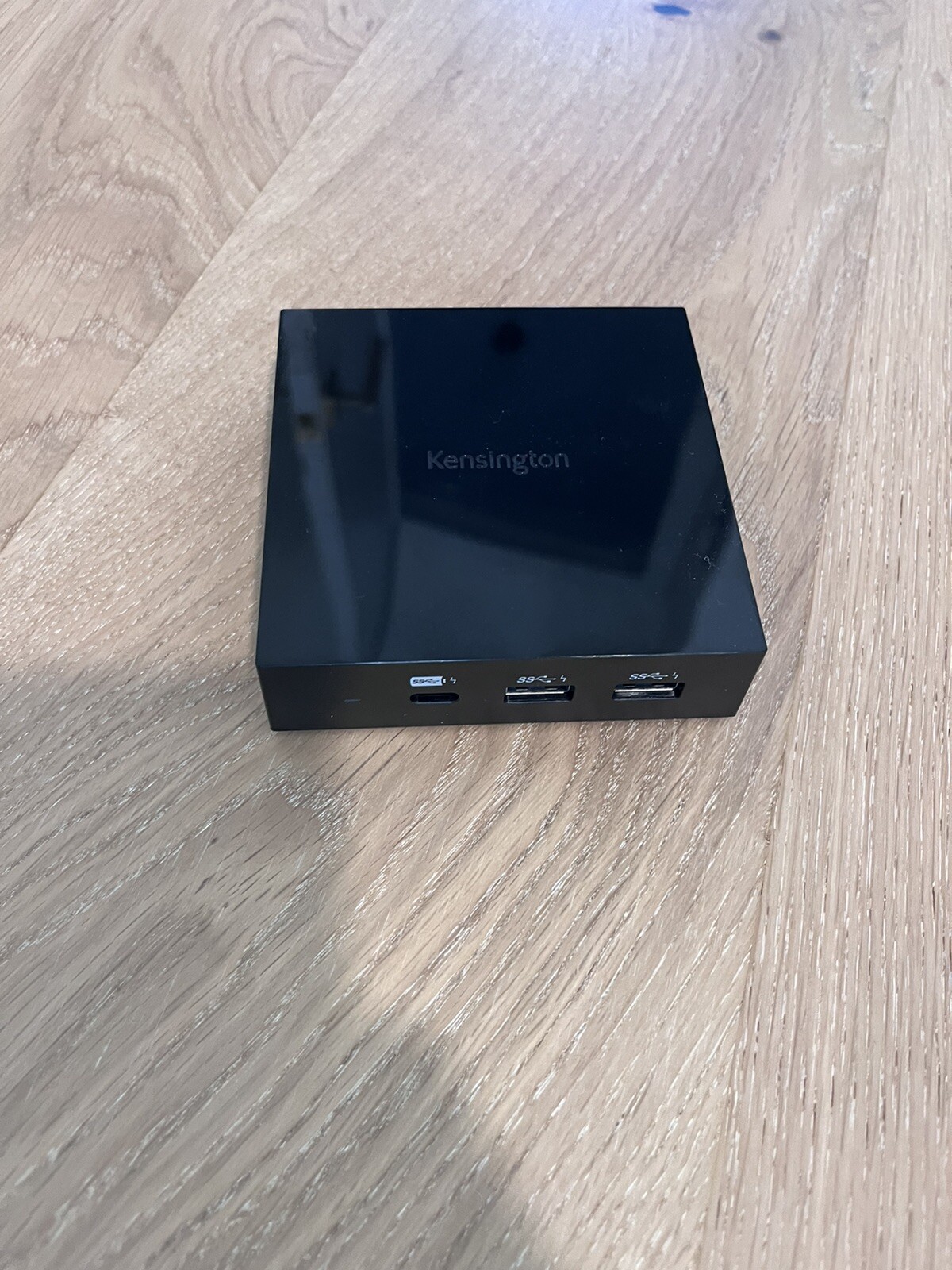 Kensington SD2000P Docking Station. All Cables Come With