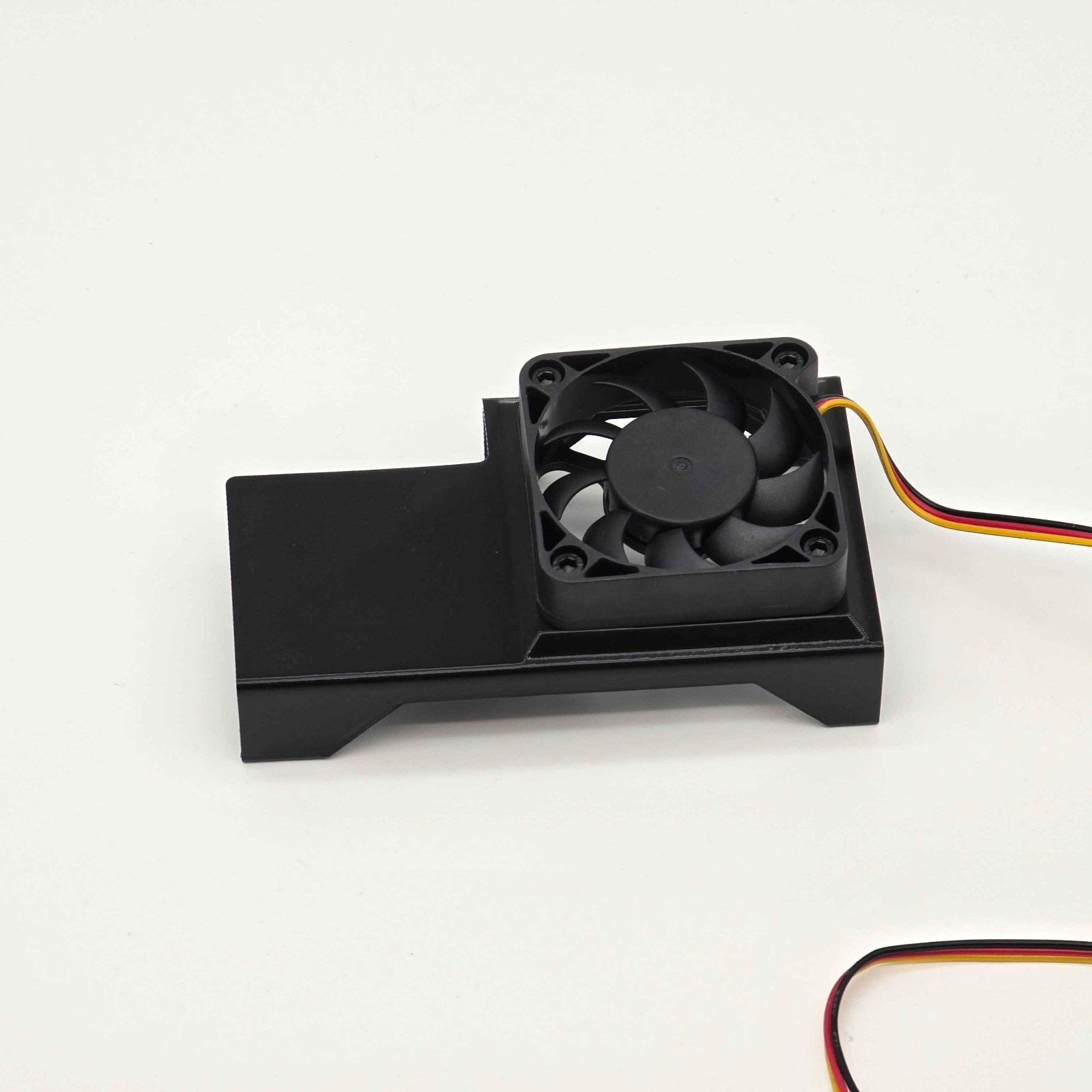 Broadcom LSI 9305-16i 24i SAS HBA Cooling Fan Included + Shroud Cooler Kit