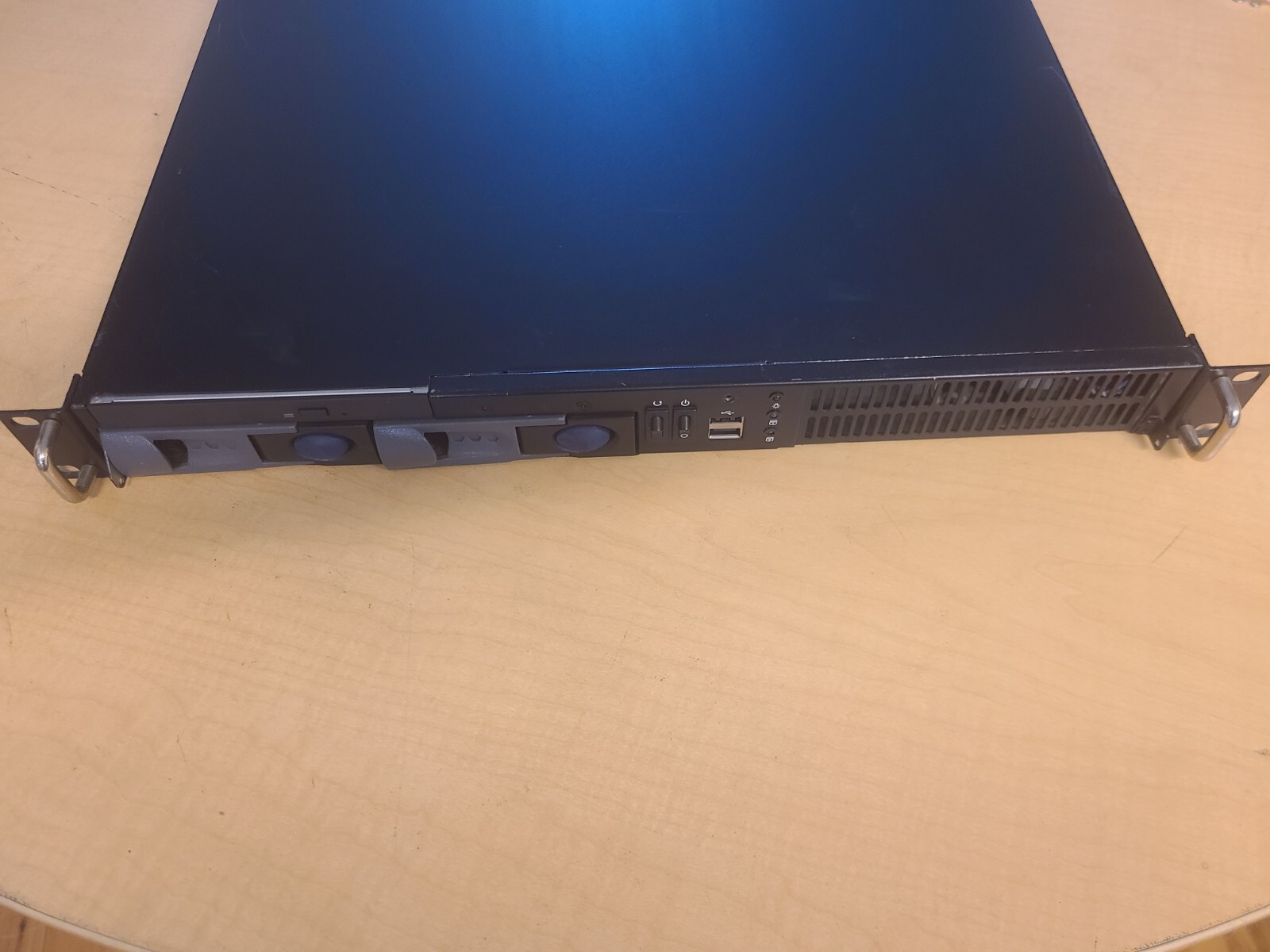 Supermicro X8SIE-LN4 Server 1U  Xeon X3430 @2.4 GHz, 2GB RAM, 2X500GB HD, DVDRW