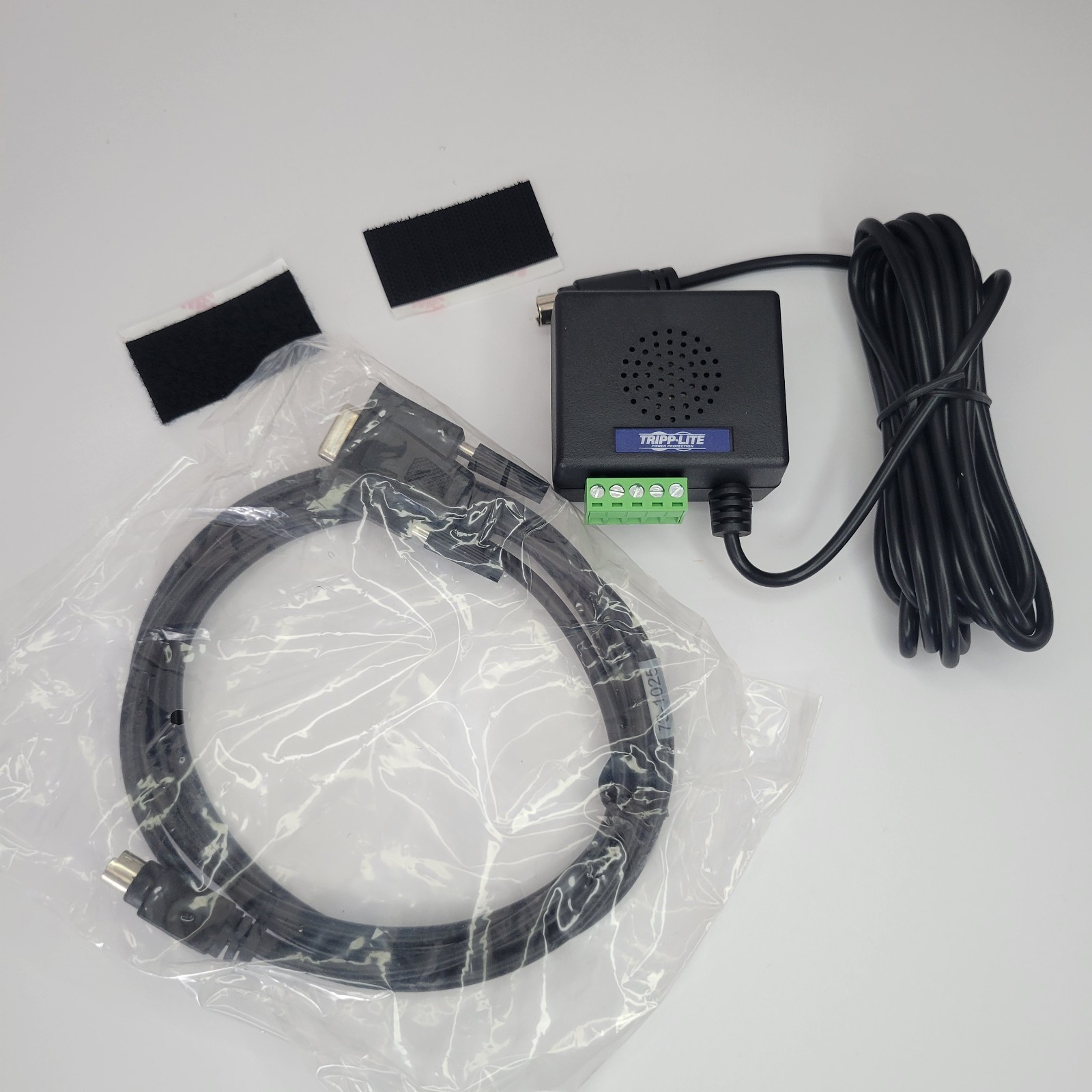 Tripp Lite ENVIROSENSE Environmental Sensor Com Smoke Fire Water Security 