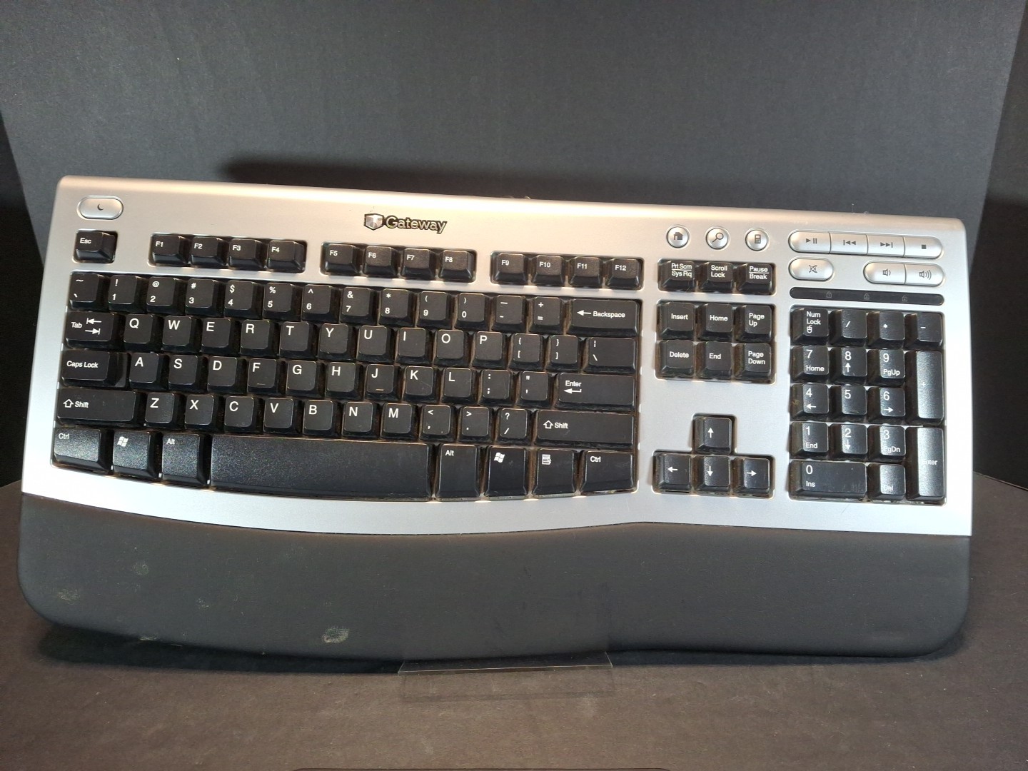 Gateway 2000 Multimedia Keyboard KB-0532 PS/2 Black K2