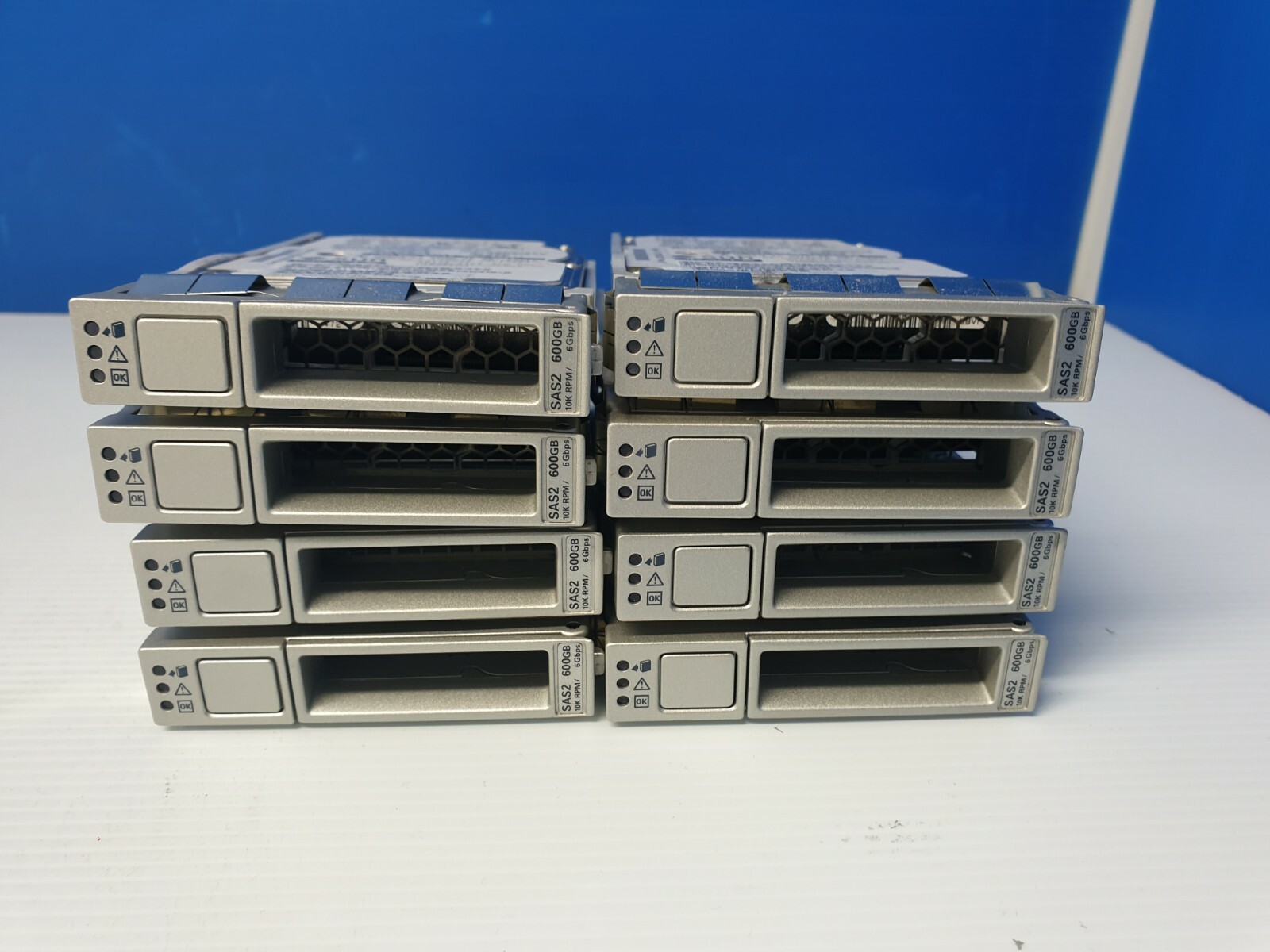 Sun 7045228 Oracle 600GB SAS 10K RPM Hard Drive 542-0287-01 with Tray Lot of 8