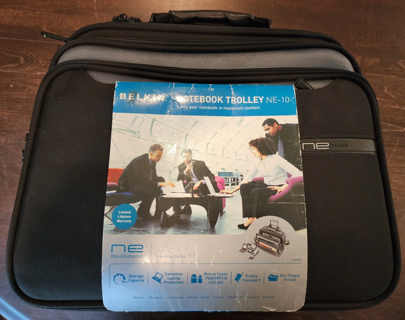 Belkin Notebook Trolley NE-10 Rolling Laptop Bag Wheeled Briefcase Brand New 