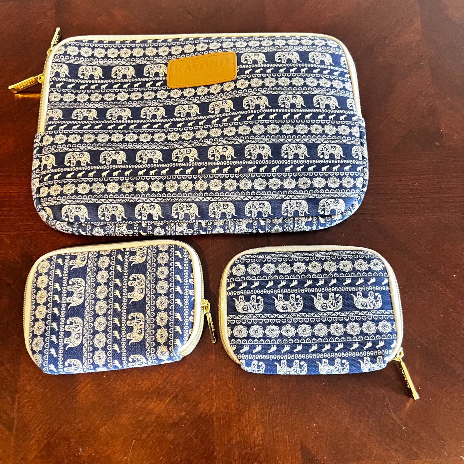 Kayond Blue & White Elephant Pattern Laptop Sleeve & Pouch Set With Zippers