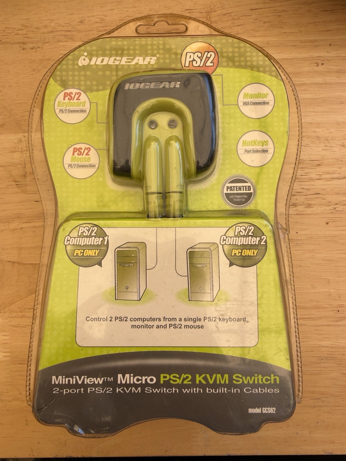 IOGEAR MiniView Micro 2-port PS/2 KVM Switch Built Cables Model GCS62 NEW 