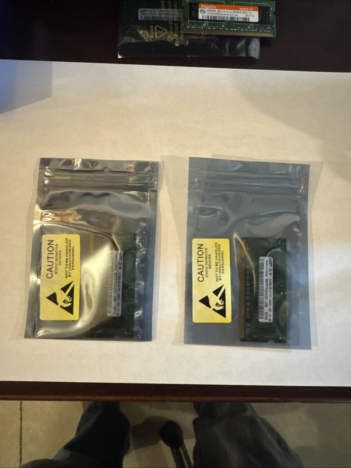 Samsung PC2-5300 X2 512MB SO-DIMM 667 MHz DDR2 SDRAM Memory (M470T6554EZ3-CE6)