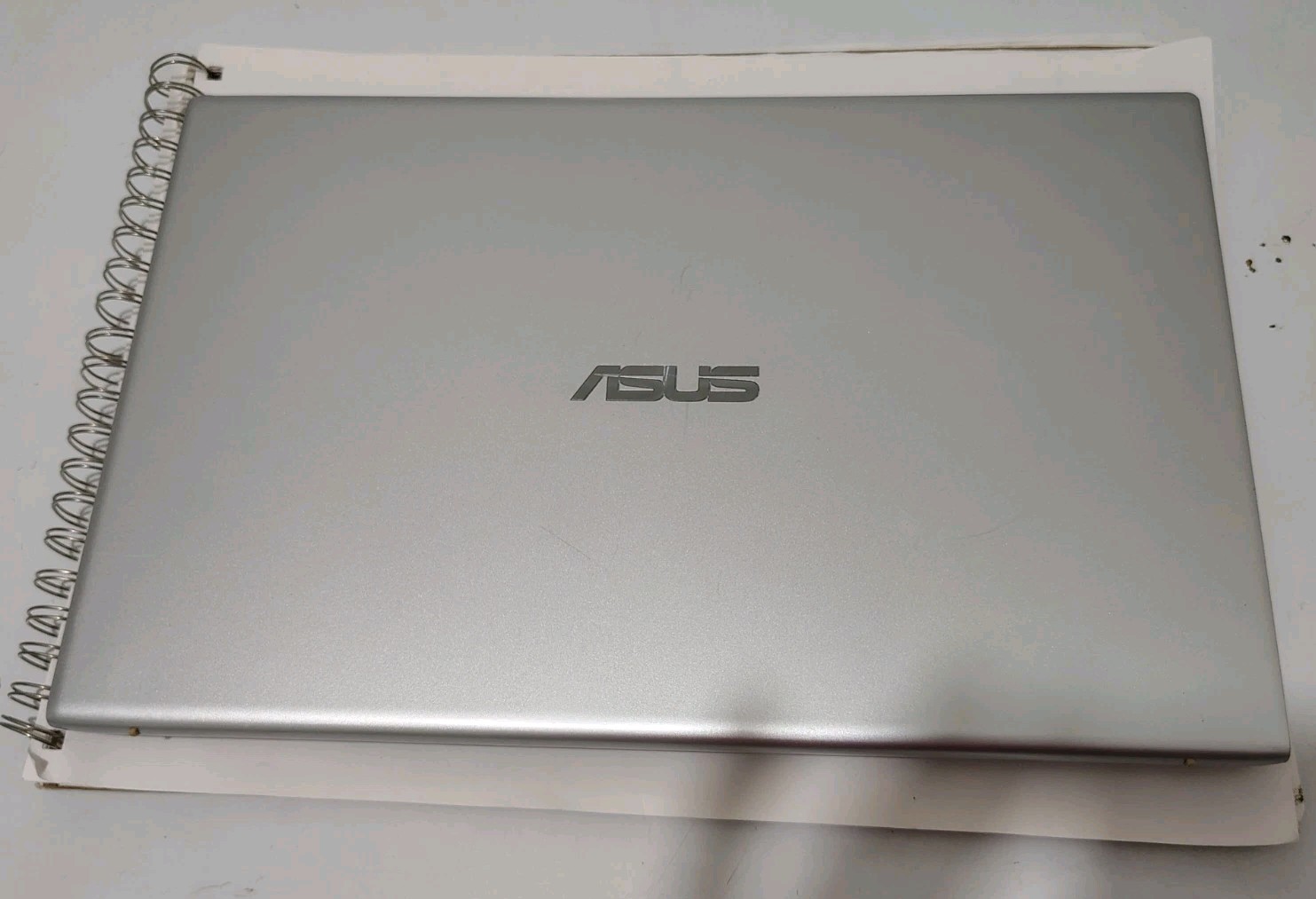 ASUS VivoBook 15 X512D Ryzen 5 Laptop + CHARGER (NO SSD) FOR PARTS/ REPAIR 