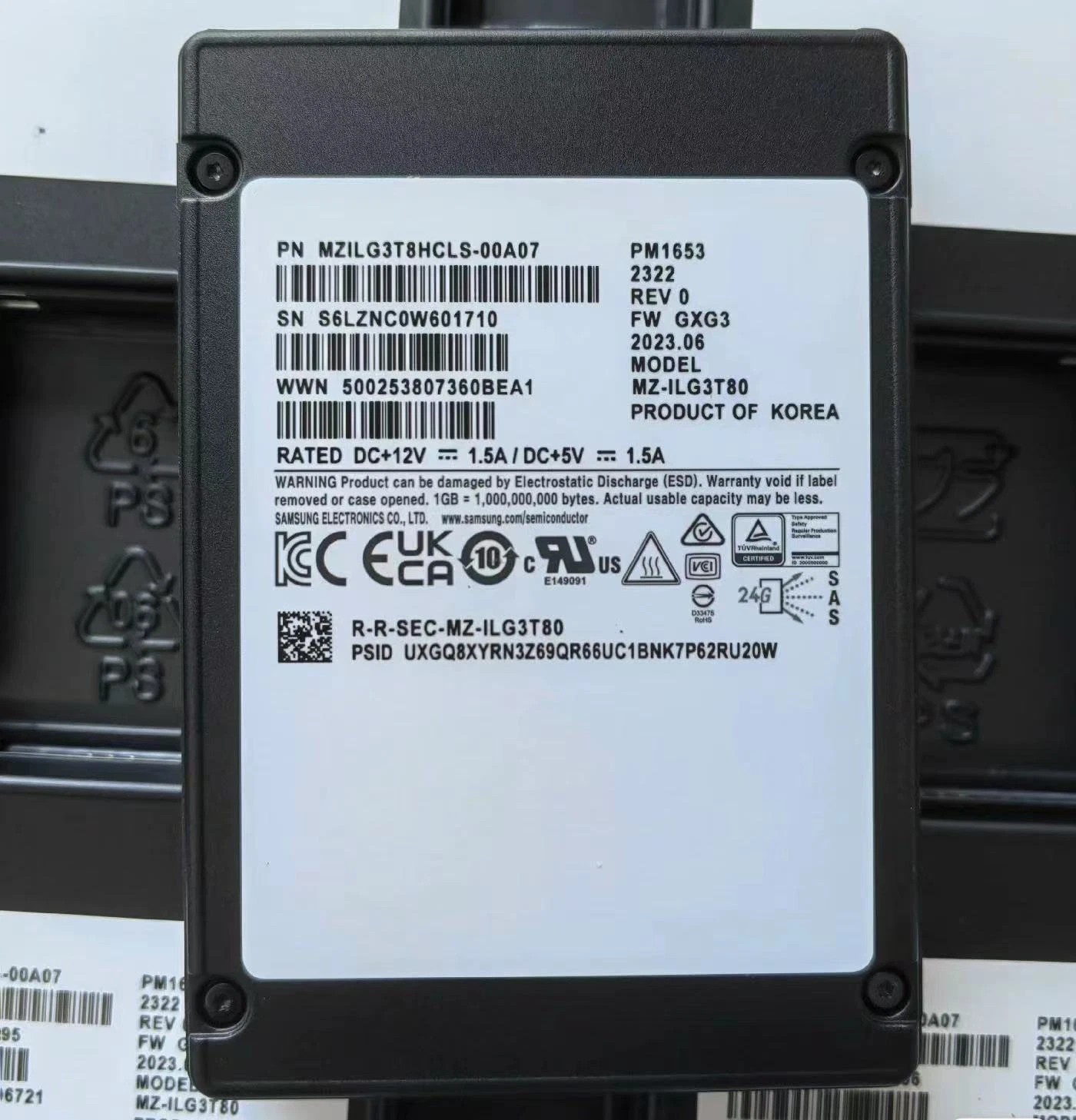 SAMSUNG 3.84TB PM1653 SSD MZ-1LG3T80 Solid State Drive SAS MZ1LG3T8HCLS-00A07