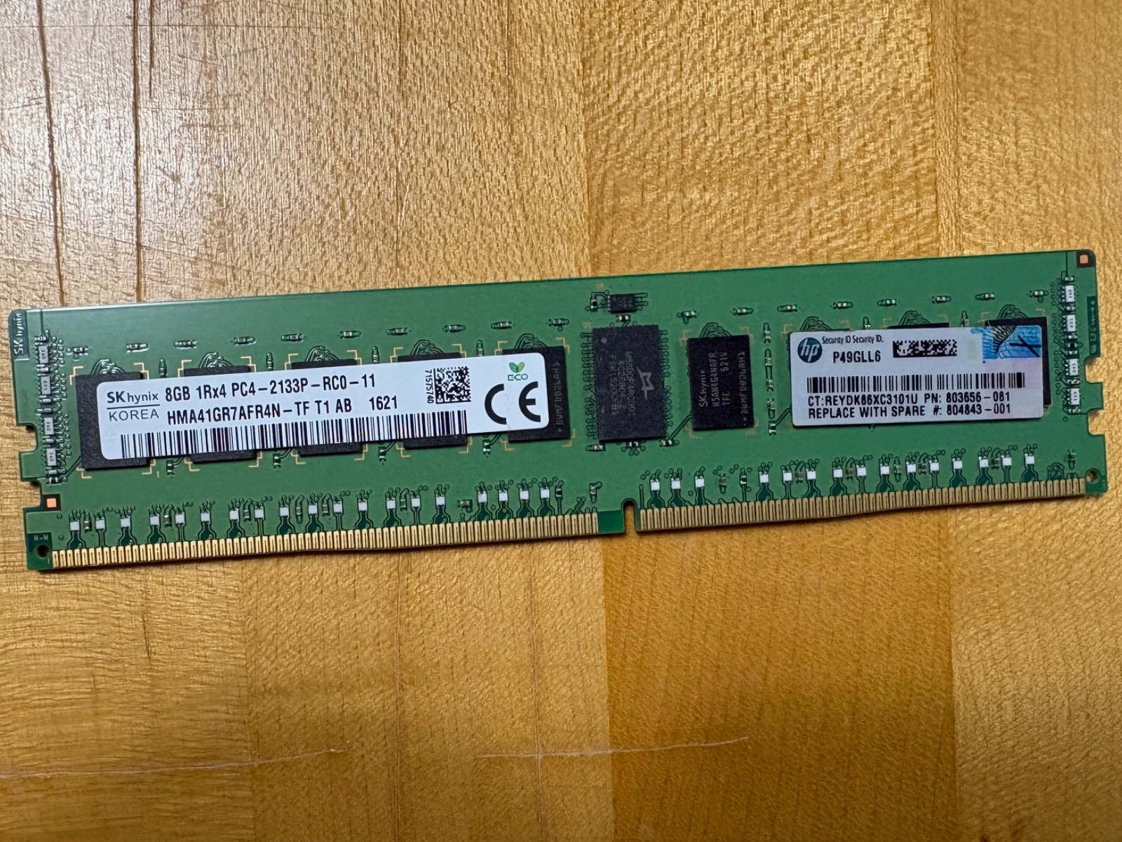 HP/SK Hynix 8Gb PC4-2133P-RC0-11 Memory Module