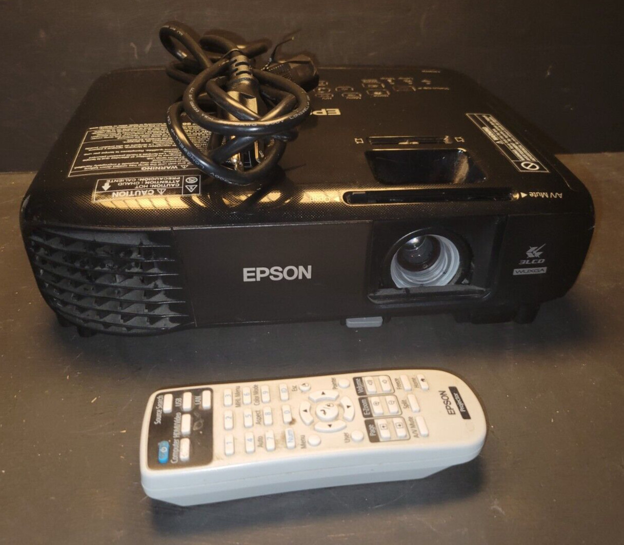 Epson Pro EX9220 Wireless WUXGA Projector - used very good